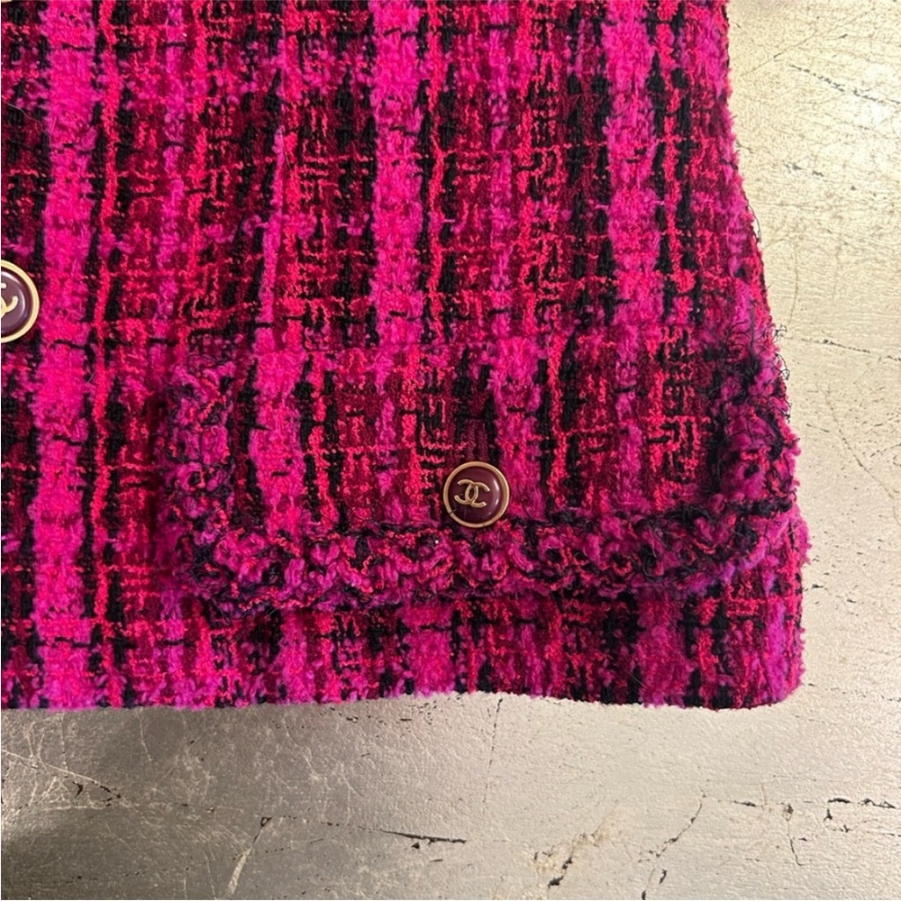Chanel 1995 Tweed Jacket - Picture 14 of 15